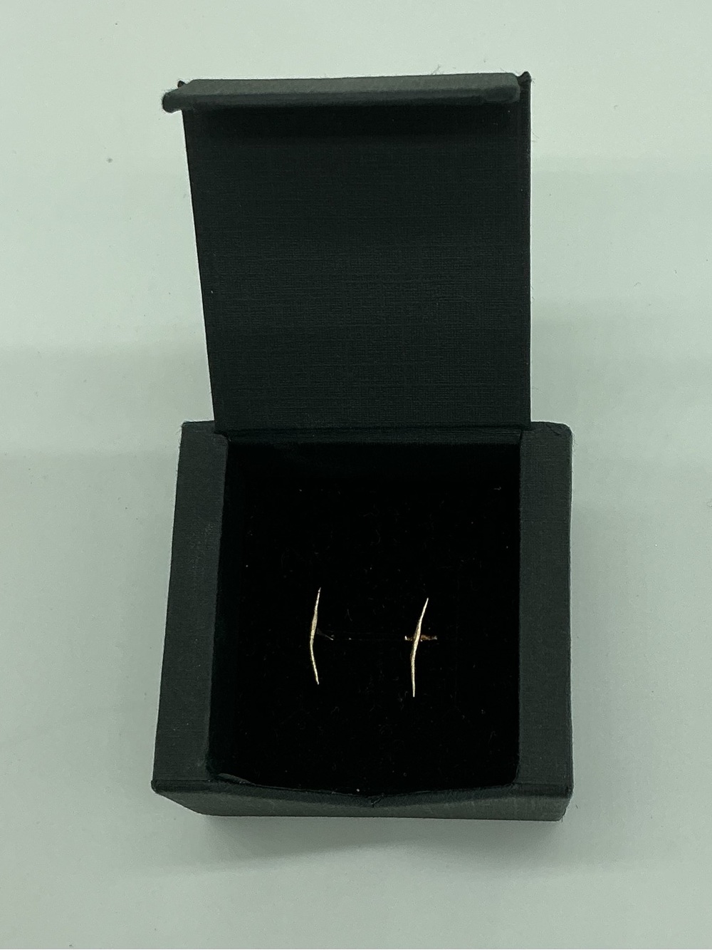 WWAKE 10K Gold Mini Stick Wisp Bar Stud Earrings